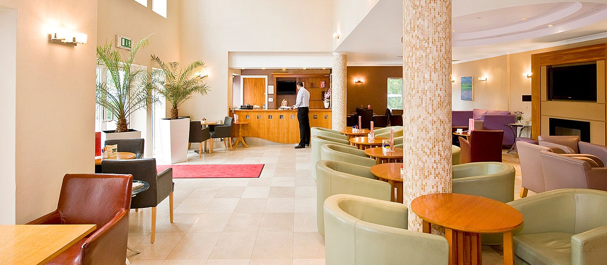banner-home1.jpg (Ramada Woodland Cour)