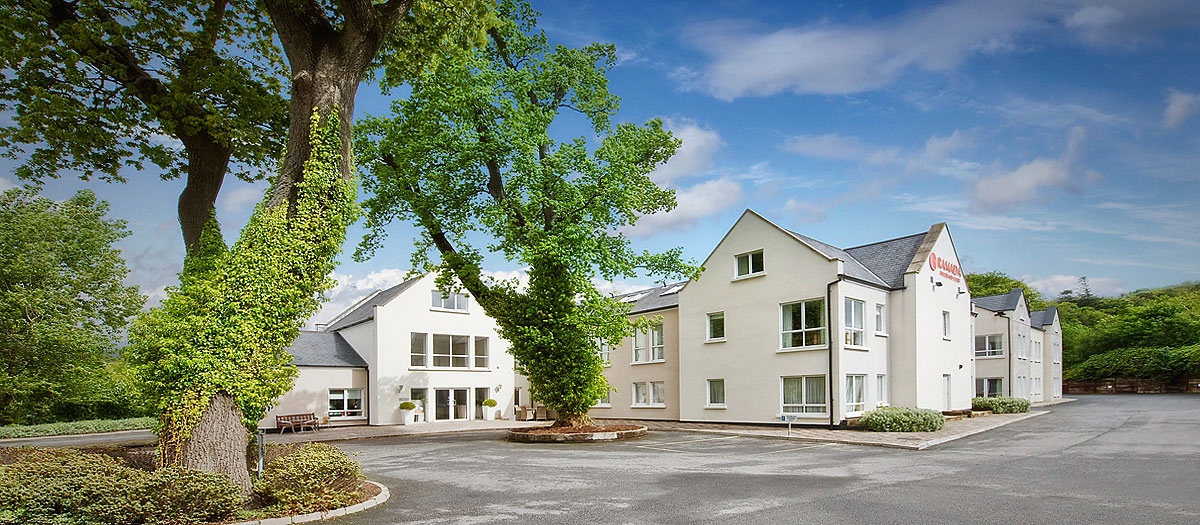 ramada-exterior.jpg (Ramada Woodland Cour)